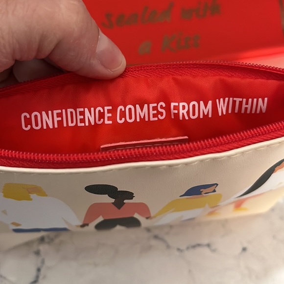 Ipsy “Words of Wisdom” makeup bag collection - Picture 3 of 6